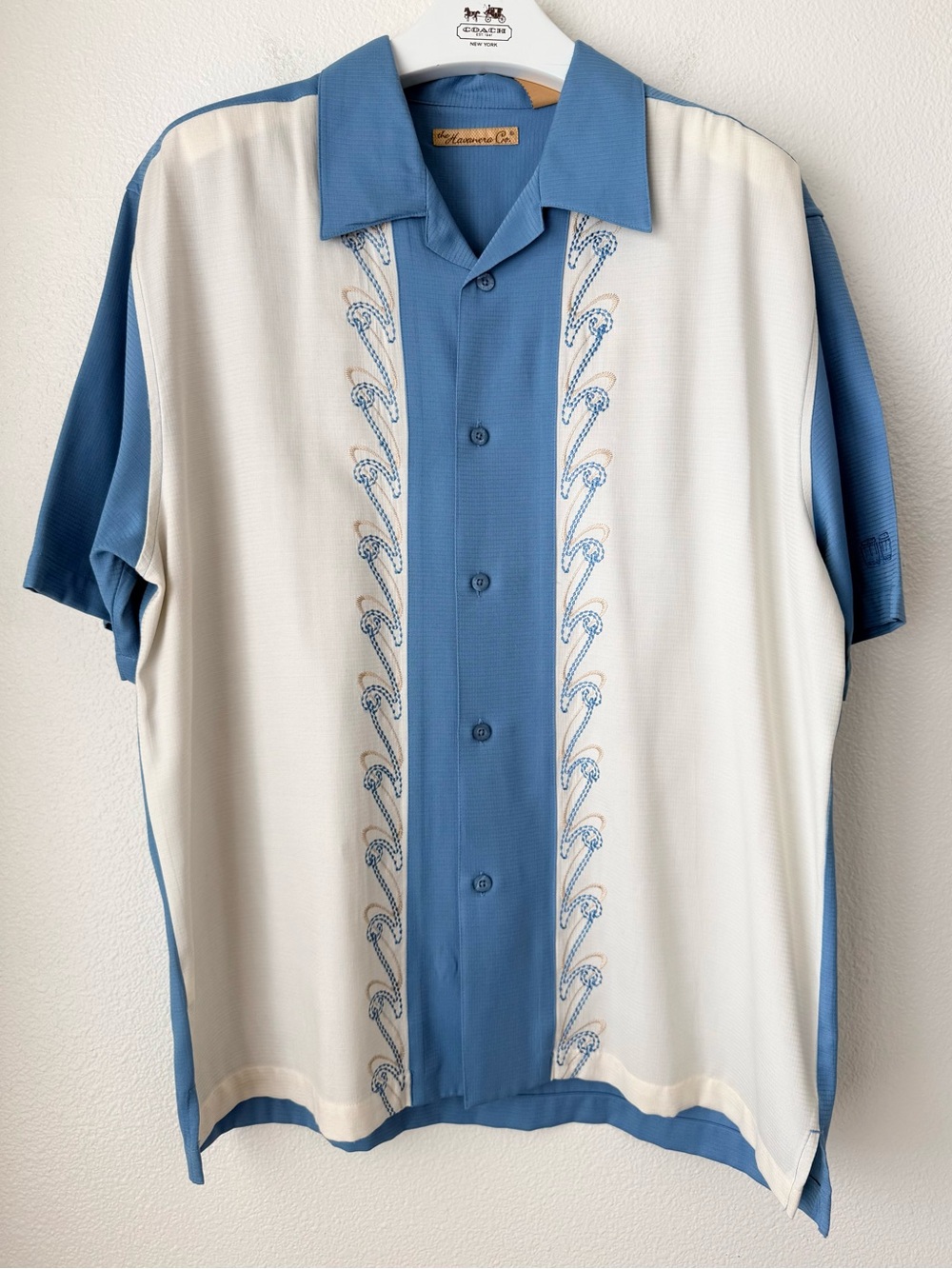 The Havanera Co. Embroidered Guayabera Cuban Camp Shirt Blue Off White Large